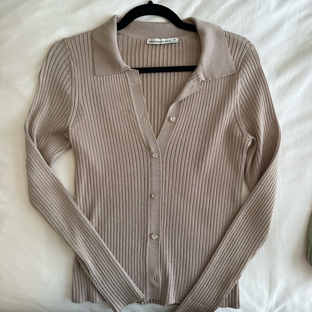 Abercrombie & Fitch Ribbed Button-Front Polo Cardigan in Taupe